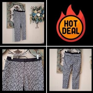 Express Blk/Wht Crop Dress Pants Front/Back Pockets. NWOT Size 4